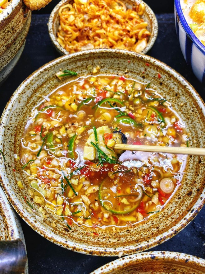 Những món ăn đường phố Việt Nam được thẩm định viên Michelin yêu thích thì ra lại có điểm chung đặc biệt này - Ảnh 3.