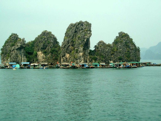 Làng chài Việt lọt top những ngôi làng cổ tích đẹp như tranh trên thế giới: Có cả núi và biển, cách Hà Nội chỉ 2 giờ chạy xe - Ảnh 2.