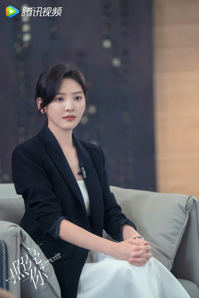 5 mỹ nh&acirc;n đẹp nhất m&agrave;n ảnh Hoa ngữ nửa đầu 2023: Lưu Diệc Phi c&oacute; &aacute;t v&iacute;a được bản sao của ch&iacute;nh m&igrave;nh? - Ảnh 13.