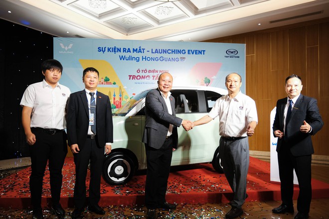 Wuling HongGuang Mini EV - Ô tô điện rẻ nhất Việt Nam ra mắt, giá từ 239 triệu đồng - Ảnh 2.