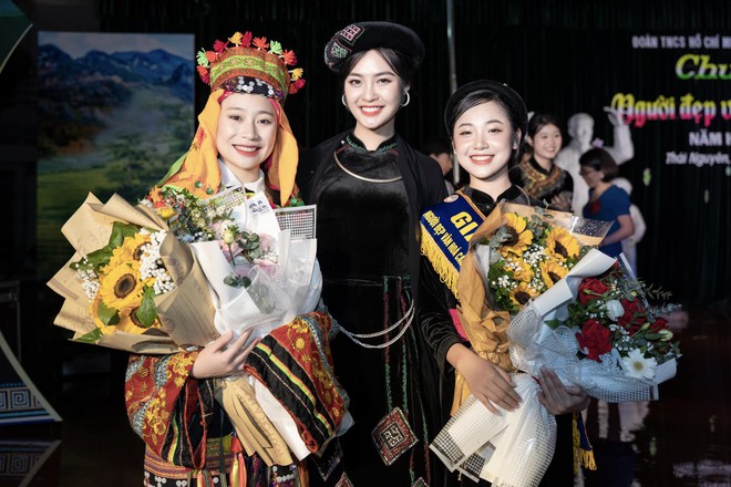 N&agrave;ng hậu vừa đăng quang d&iacute;nh li&ecirc;n ho&agrave;n phốt, kh&ocirc;ng được thi quốc tế v&igrave; điều n&agrave;y - Ảnh 5.