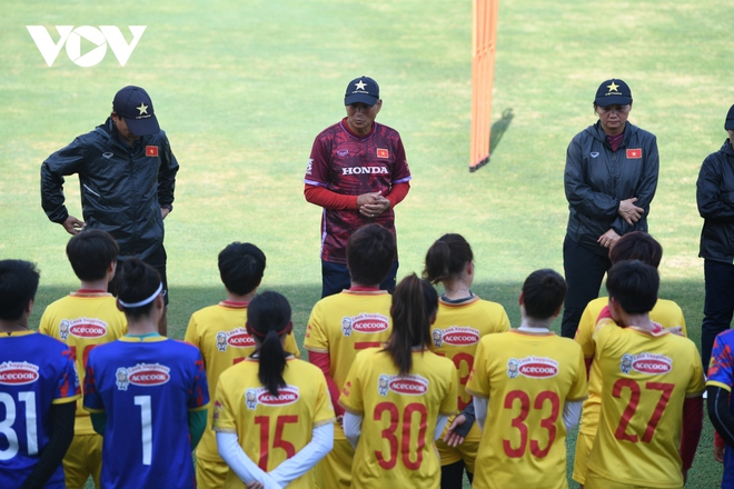 ĐT nữ Việt Nam gây bất ngờ khi luyện chiến thuật đá World Cup nữ 2023 - Ảnh 4.