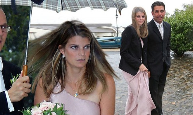 Bi kịch của nữ thừa kế gia tộc dầu mỏ nức tiếng, sở hữu t&agrave;i sản tỷ đ&ocirc; nhưng chẳng thể hạnh ph&uacute;c - Ảnh 4.