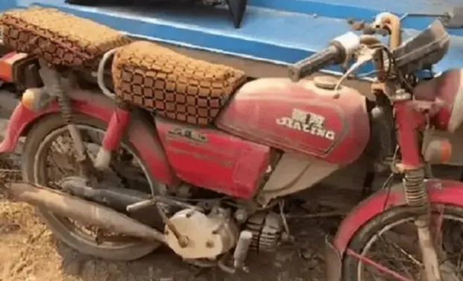 Nam sinh ch&ecirc; đề thi đại học, khi biết điểm v&agrave; ho&agrave;n cảnh gia đ&igrave;nh cậu th&igrave; ai cũng nể - Ảnh 2.