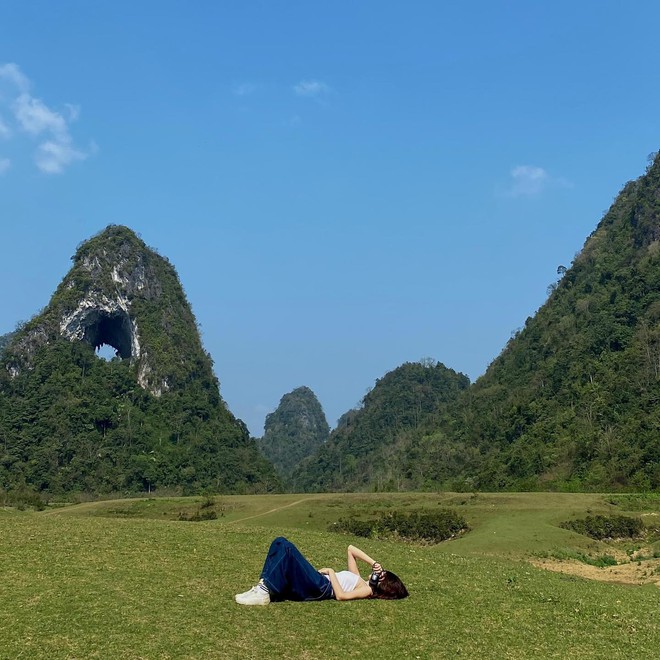 Kế hoạch du lịch Cao Bằng 3 ngày 2 đêm với chi phí vừa phải cho gia đình đến ngắm thác hùng vĩ và những thảo nguyên xanh ngắt - Ảnh 1.