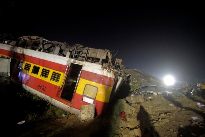 Toàn cảnh thảm họa đường sắt Ấn Độ: Cú bẻ lái tạo bi kịch tồi tệ nhất 20 năm - Ảnh 8.