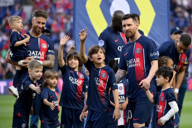 Messi đượm buồn trong lần cuối khoác áo PSG - Ảnh 2.
