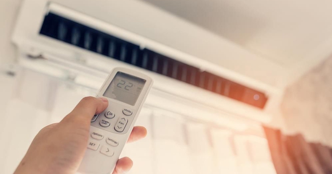 Sai lầm khi tắt điều h&ograve;a vừa g&acirc;y tốn điện vừa l&agrave;m giảm tuổi thọ của m&aacute;y - Ảnh 1.