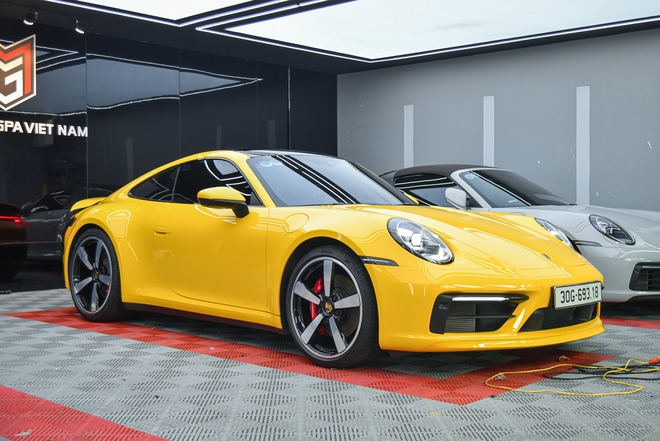 Dùng cuộn giấy dài bằng 6 tầng nhà đổi màu Porsche 911, người dán chia sẻ: Dễ hơn làm xe phổ thông - Ảnh 17.