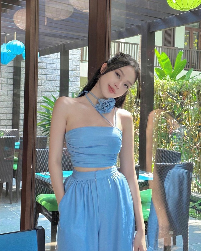 Hoa hậu Thanh Thủy chuộng mặc crop top khoe eo thon - Ảnh 6.