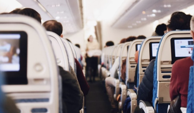 Tại sao ngày càng có nhiều khách du lịch ứng xử kém khi đi máy bay? - Ảnh 2.