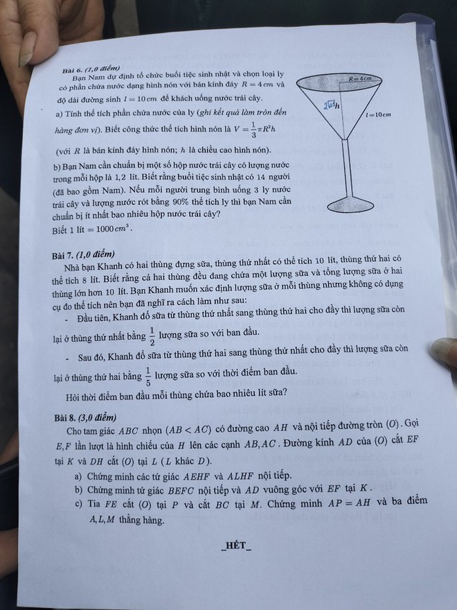 Kết thúc thi tuyển sinh lớp 10: Xem gợi ý giải đề thi môn Toán - Ảnh 2.
