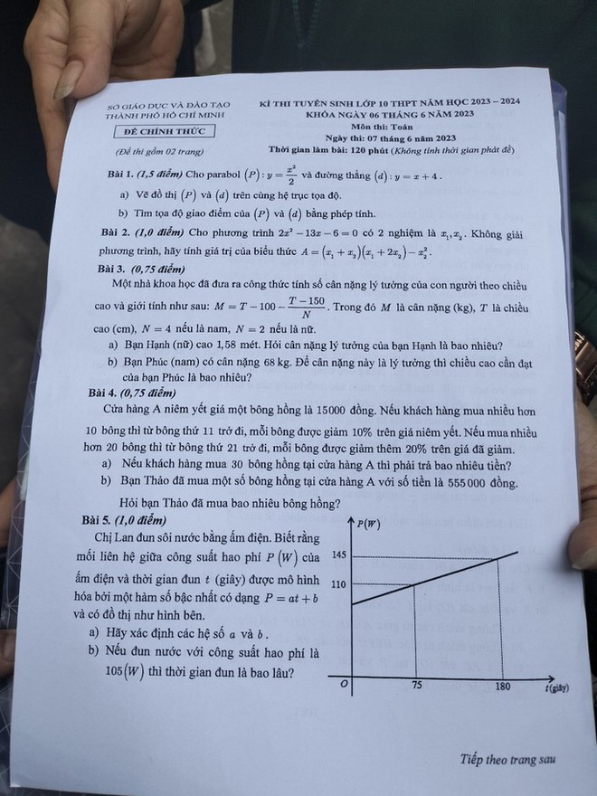 Kết thúc thi tuyển sinh lớp 10: Xem gợi ý giải đề thi môn Toán - Ảnh 1.