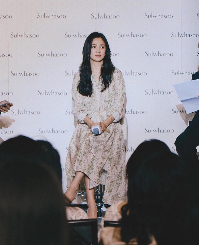 Style váy mùa hè trẻ trung của Song Hye Kyo - Ảnh 6.