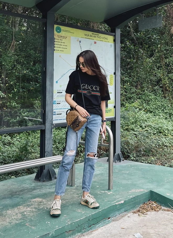 Mặc quần jeans ống đứng trẻ trung và tôn dáng như mỹ nhân Việt - Ảnh 1.