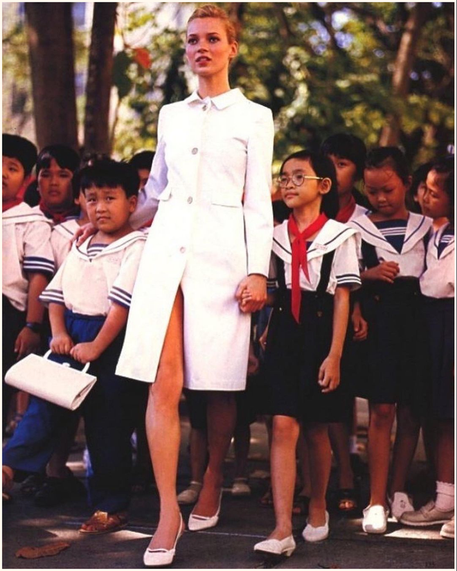 Bộ ảnh siêu mẫu Kate Moss chụp tại Việt Nam năm 1996 bỗng nóng trở lại - Ảnh 7.