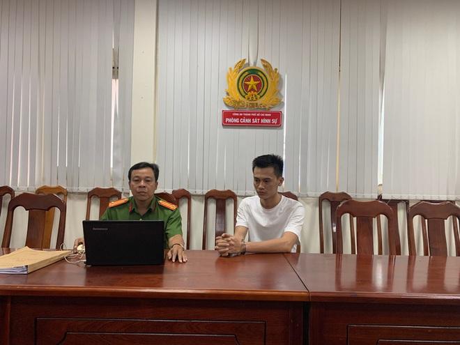 Lộ diện kẻ gi&uacute;p sức cho tr&ugrave;m si&ecirc;u xe Phan C&ocirc;ng Khanh lừa đảo nữ đại gia - Ảnh 2.