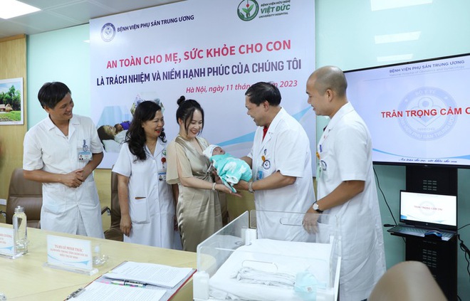 Hồ sơ bệnh án đặc biệt của bé trai 600 gram được nuôi sống thành công - Ảnh 2.