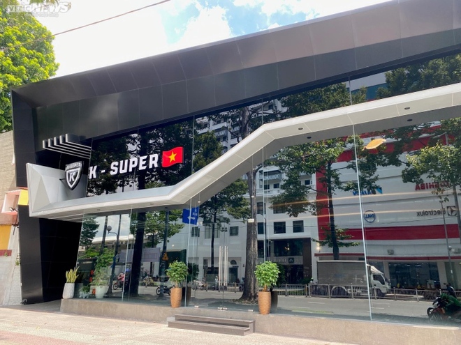 Showroom của Phan C&ocirc;ng Khanh tại TP.HCM sạch b&aacute;ch si&ecirc;u xe - Ảnh 2.