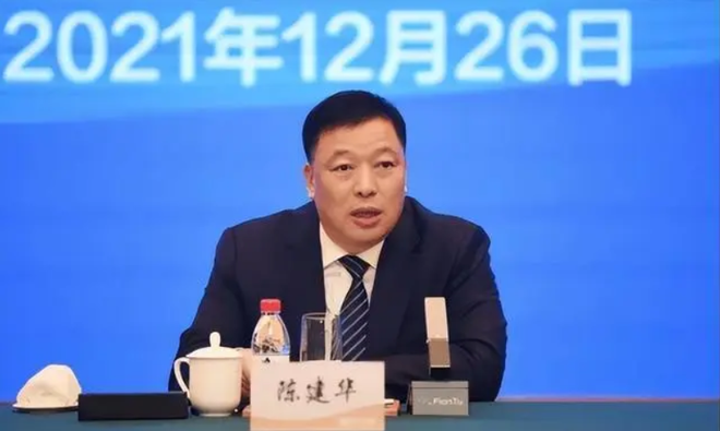 14 tuổi l&agrave;m cu li tr&ecirc;n c&ocirc;ng trường, sau 6 năm ch&agrave;ng trai trẻ sở hữu t&agrave;i sản h&agrave;ng triệu NDT, từng bước trở th&agrave;nh &ldquo;&ocirc;ng vua ng&agrave;nh dệt&rdquo; - Ảnh 1.