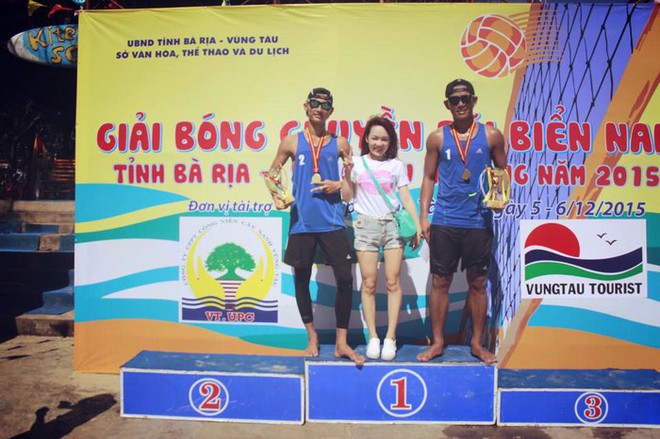 Trước khi bu&ocirc;n si&ecirc;u xe, Phan C&ocirc;ng Khanh từng l&agrave; vua b&oacute;ng chuyền phủi kh&eacute;t tiếng - Ảnh 2.