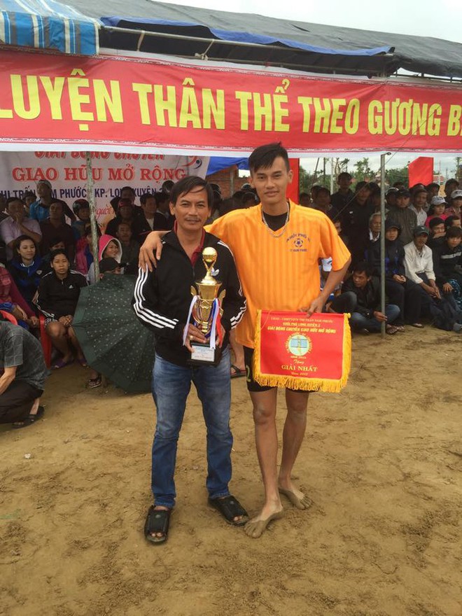 Trước khi bu&ocirc;n si&ecirc;u xe, Phan C&ocirc;ng Khanh từng l&agrave; vua b&oacute;ng chuyền phủi kh&eacute;t tiếng - Ảnh 3.