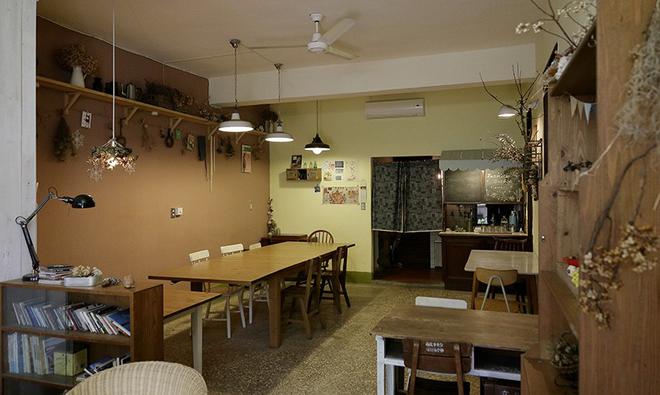 C&ocirc; g&aacute;i tự tay cải tạo kh&ocirc;ng gian cũ th&agrave;nh nh&agrave; vườn đẹp l&atilde;ng mạn - Ảnh 6.
