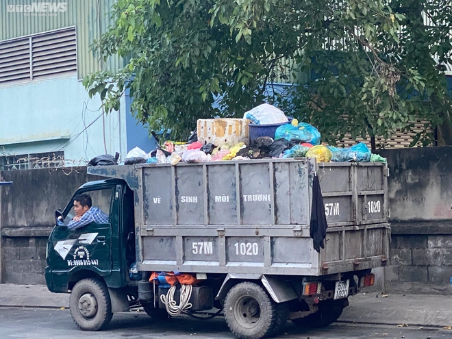 Dân kêu cứu vì trạm trung chuyển rác bốc mùi hôi thối ở TP.HCM - Ảnh 14.