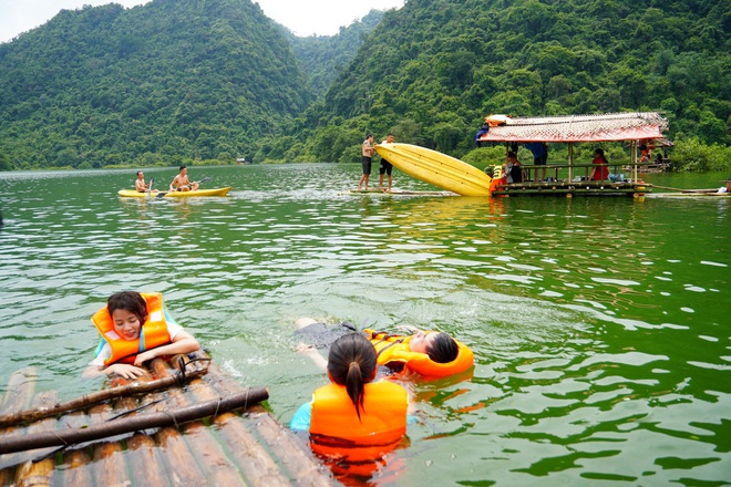 Đến thảo nguyên Đồng Lâm chèo kayak, bơi lội, trút bỏ hết mọi tâm tư muộn phiền - Ảnh 7.