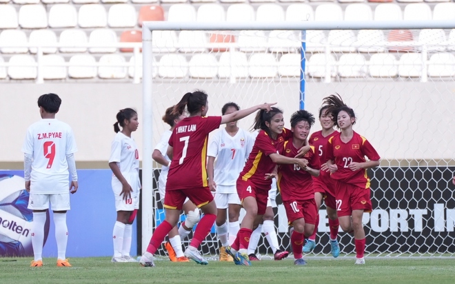 Người hùng của U19 nữ Việt Nam nói gì khi vào chung kết Đông Nam Á? - Ảnh 1.