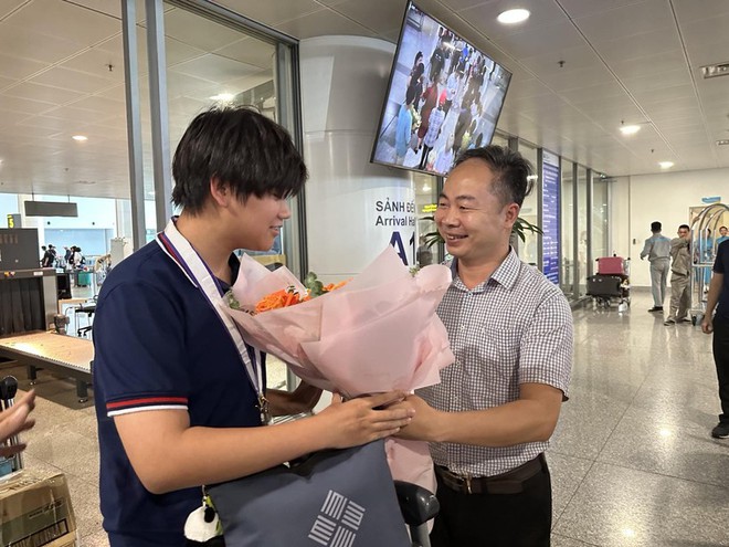 Bộ GD&ĐT chúc mừng thành tích đội tuyển…
