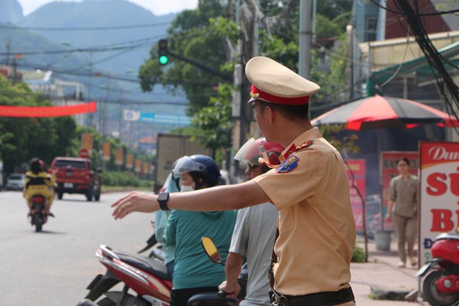 Tiếng kêu cứu thất thanh trong vụ cháy nhà khiến 2 cháu gái tử vong - Ảnh 3.