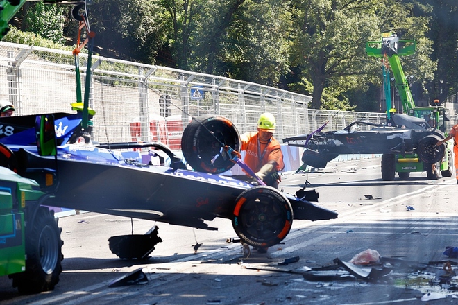 6 xe đua đâm vào nhau trong vụ tai nạn liên hoàn - Ảnh 3.