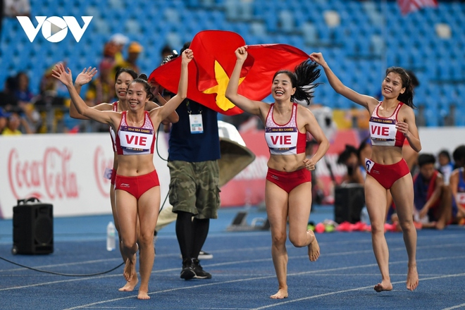 Điền kinh Việt Nam giành HCV chạy tiếp sức nữ 4x400m châu Á 2023 - Ảnh 1.