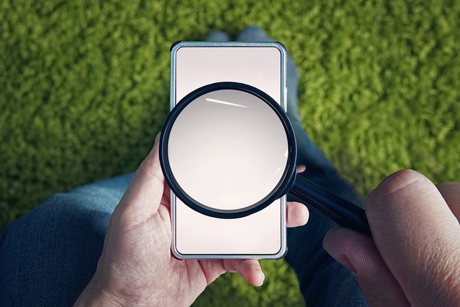 Cách mở một tính năng ẩn trên iPhone mà ít người biết: Biến điện thoại thành kính lúp soi rõ mọi thứ - Ảnh 1.