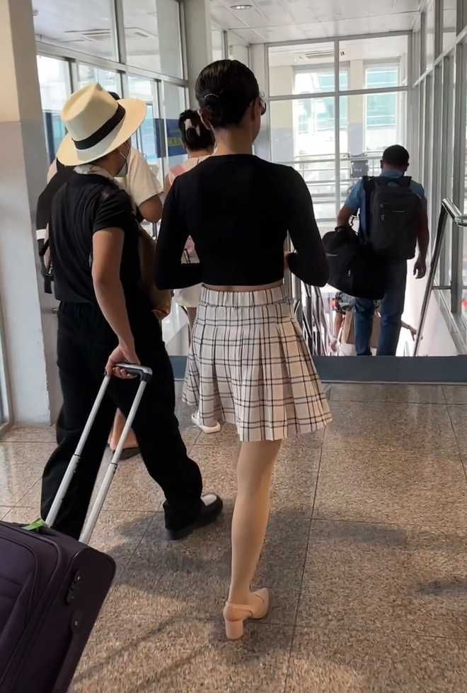 Vợ chồng b&agrave; Phạm Kim Dung l&ecirc;n tiếng chuyện mời Miko Lan Trinh v&agrave; người y&ecirc;u đồng giới đến show của Miss World Vietnam - Ảnh 4.