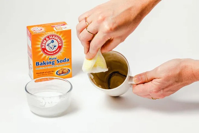 Cách tốt nhất để đánh bay những vết ố trong cốc cà phê - Ảnh 3.