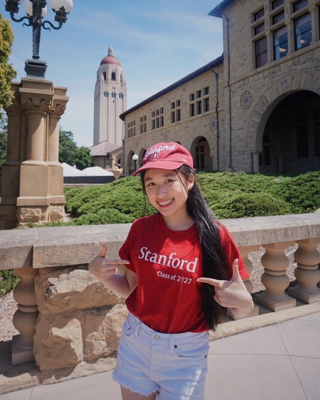 Jenny Huỳnh “phá đảo” hội flex: 12 tuổi kinh doanh riêng, 18 tuổi đậu ĐH Stanford và kênh YouTube có 1 tỷ lượt xem - Ảnh 2.