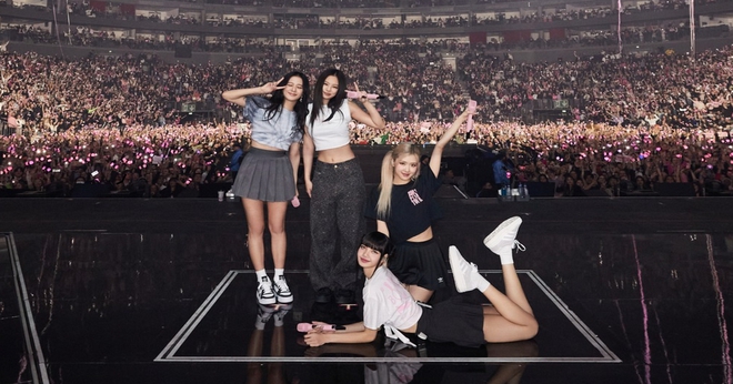 Kiếp nạn concert BLACKPINK tại Việt Nam: Thời gian gấp r&uacute;t, vỡ trận mua b&aacute;n v&eacute;, s&acirc;n khấu dựng đ&uacute;ng ng&agrave;y b&atilde;o số 1 đổ bộ - Ảnh 5.