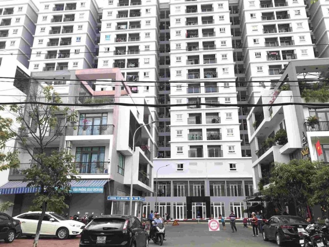 Nền gạch vỡ bung, tường nứt to&aacute;c sau tiếng nổ trong chung cư ở B&igrave;nh Định - Ảnh 11.