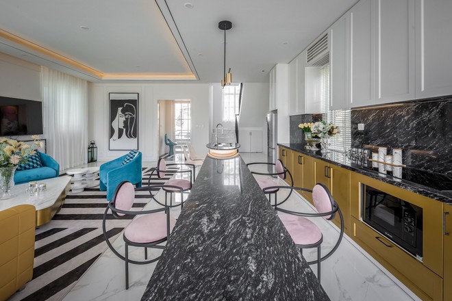 Ng&ocirc;i nh&agrave; rộng 280m&sup2; đẹp như bản giao hưởng nghệ thuật b&ecirc;n bờ biển Phan Thiết - Ảnh 11.