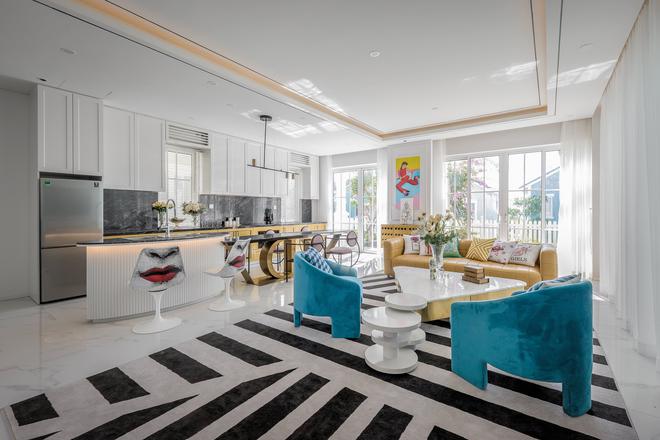 Ng&ocirc;i nh&agrave; rộng 280m&sup2; đẹp như bản giao hưởng nghệ thuật b&ecirc;n bờ biển Phan Thiết - Ảnh 4.