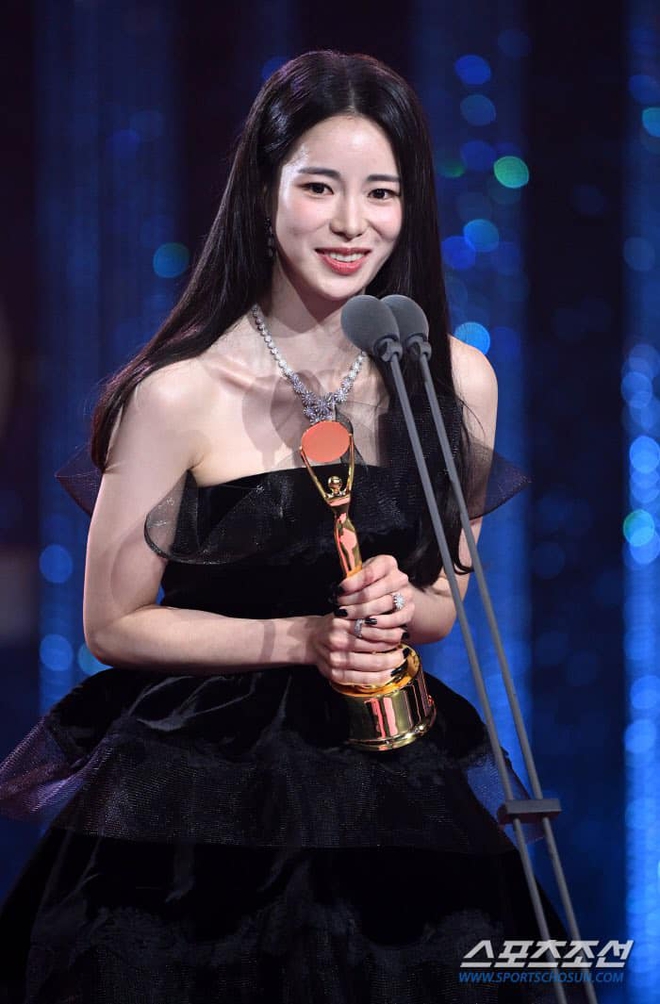 Kết quả giải truyền hình Rồng Xanh 2023: The Glory thua đau trước siêu phẩm Disney, Song Hye Kyo hạnh phúc nhất đêm - Ảnh 4.