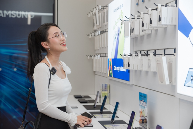 Không khí náo nhiệt trong ngày khai trương cửa hàng trải nghiệm Samsung SamCenter thứ 30 - Ảnh 12.