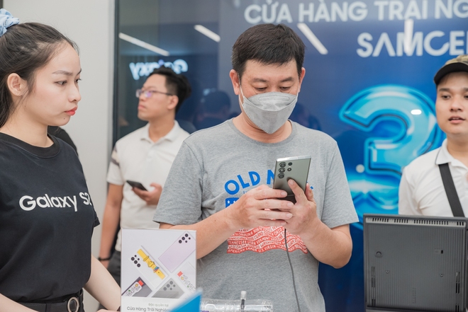 Không khí náo nhiệt trong ngày khai trương cửa hàng trải nghiệm Samsung SamCenter thứ 30 - Ảnh 11.