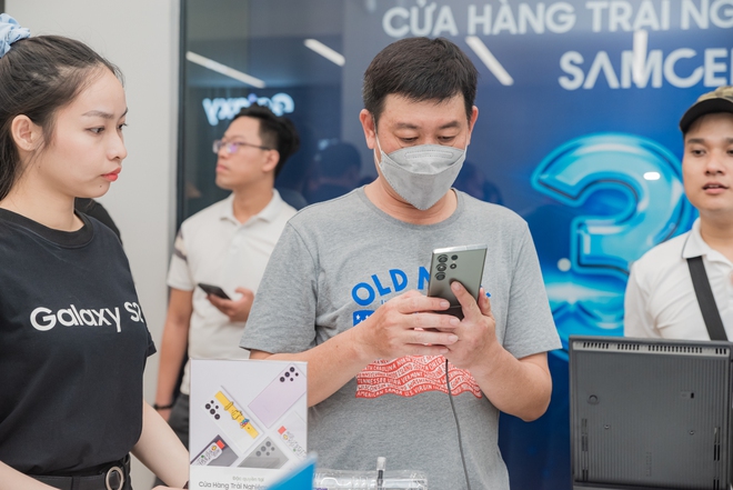 Không khí náo nhiệt trong ngày khai trương cửa hàng trải nghiệm Samsung SamCenter thứ 30 - Ảnh 11.