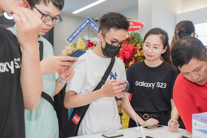 Không khí náo nhiệt trong ngày khai trương cửa hàng trải nghiệm Samsung SamCenter thứ 30 - Ảnh 7.