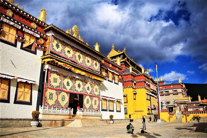 Tu viện Tùng Tán Lâm: Niềm tự hào của Shangri-la - Ảnh 2.