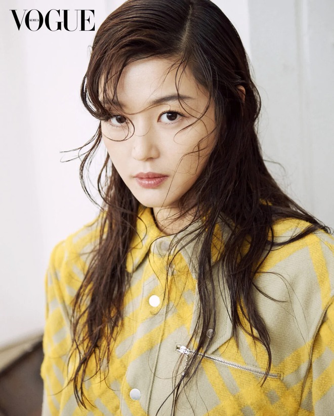 Mợ chảnh Jeon Ji Hyun trải lòng về nỗi sợ hãi ở tuổi ngoài 40: Tôi sợ thời gian trôi nhanh - Ảnh 5. Mợ chảnh Jeon Ji Hyun trải lòng về nỗi sợ hãi ở tuổi ngoài 40: Tôi sợ thời gian trôi nhanh - Ảnh 5.