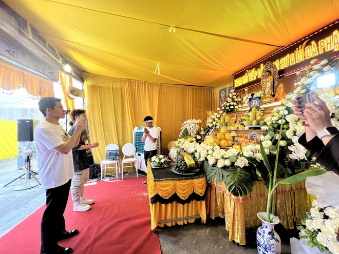 X&oacute;t xa t&igrave;nh cảnh bố mẹ ca nương T&uacute; Thanh ở nước ngo&agrave;i, kh&ocirc;ng kịp nh&igrave;n mặt con lần cuối - Ảnh 4.